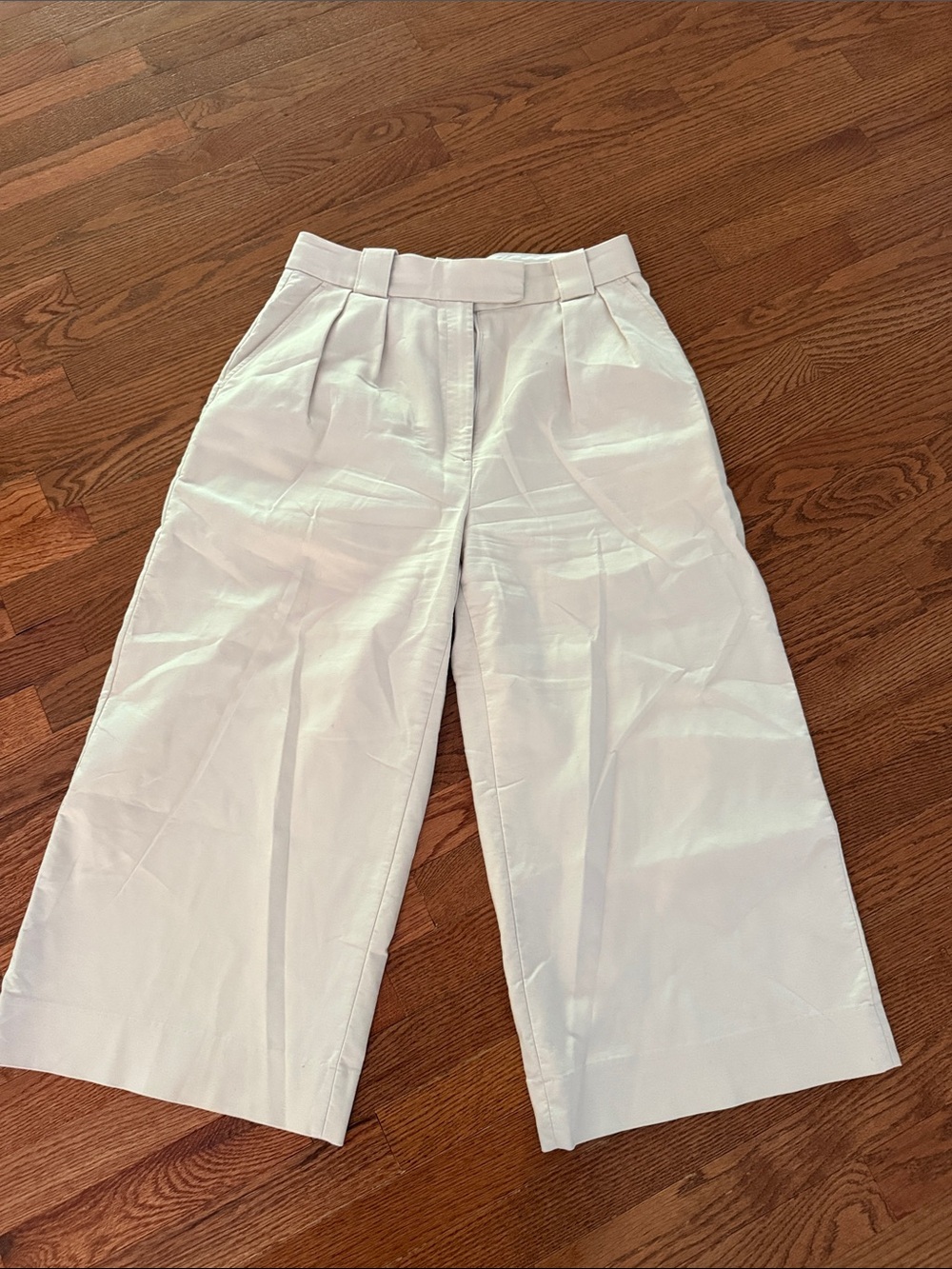 Banana Republic Wide-Leg Khaki Crop Pants 8